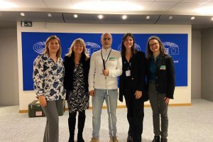 Delegación de pacientes españoles en la semana de las enfermedades raras en el parlamento
